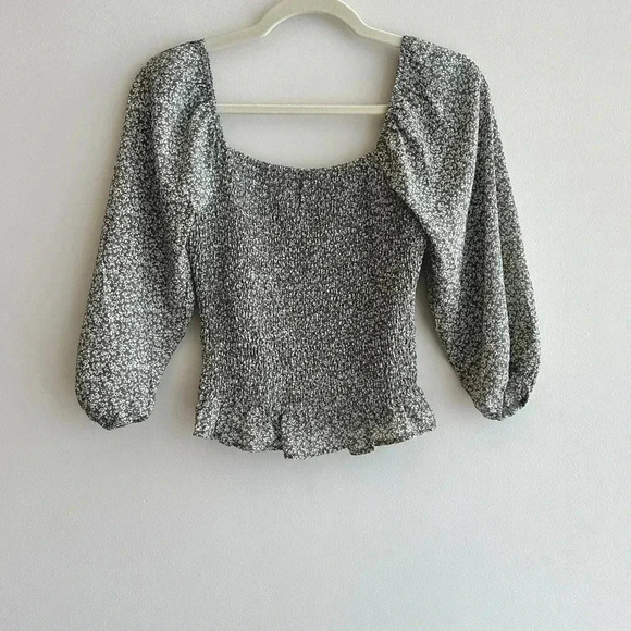 Paper Crane Smocked Floral Blouse, Puff Sleeve Green Fall Top, Size Medium - Picture 2 of 16